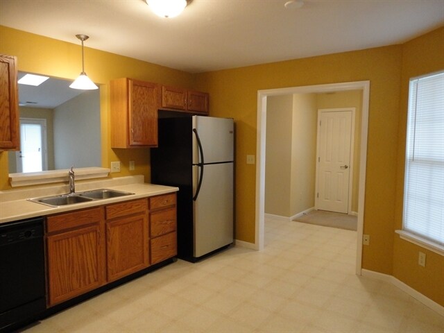 Building Photo - 18954 Prairie Crossing Dr