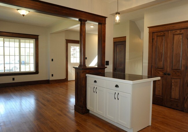 Building Photo - 1136 Sibley St NW