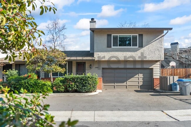 Building Photo - 2950 Moorpark Ave