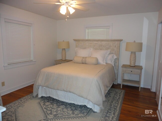 Building Photo - 371 S Church St