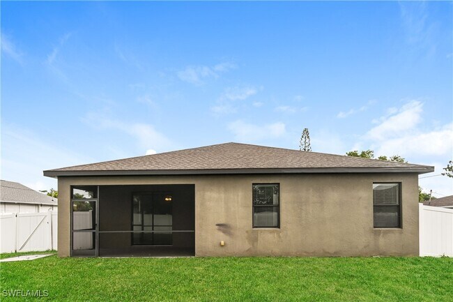 Building Photo - 502 SW 19th Ln