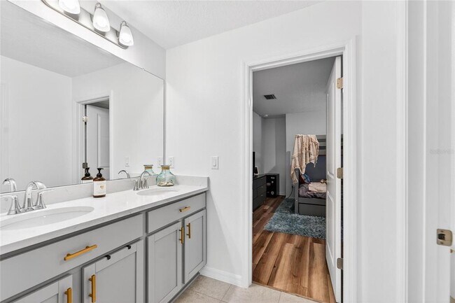 Building Photo - 10718 Ironwood Tree Wy