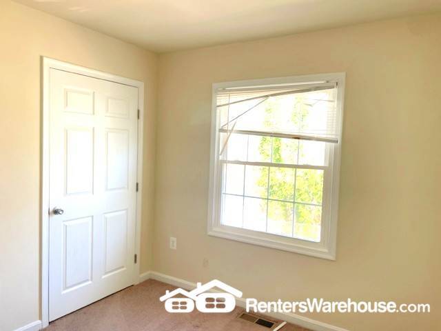 Building Photo - 1335 CHAPELVIEW Dr