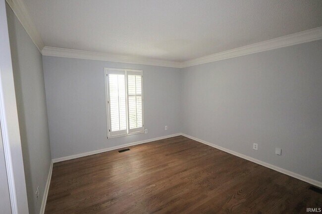 Building Photo - 8231 Lake Terrace Dr