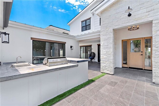 Building Photo - 2507 Alta Vista Dr