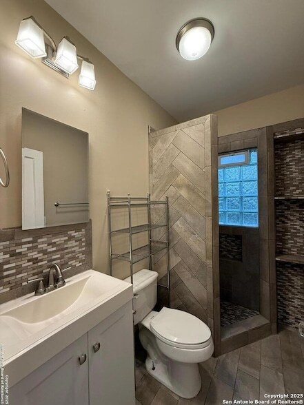 Building Photo - 110 Barilla Pl