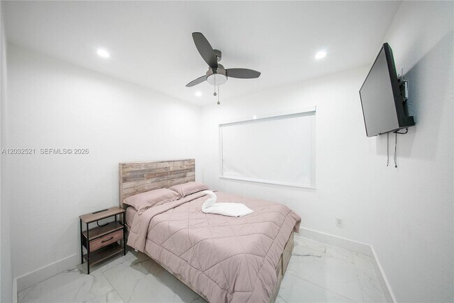 Building Photo - 280 NW 59th Ct