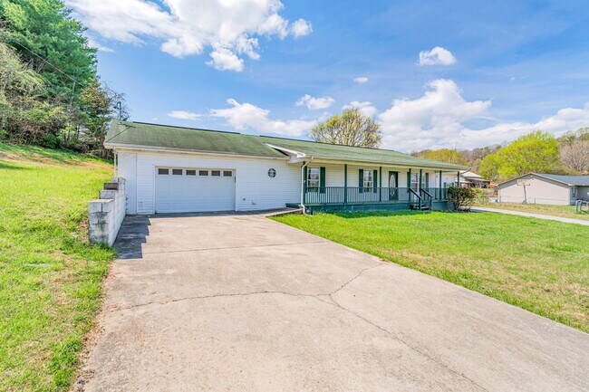 Building Photo - 182 Megan Ln