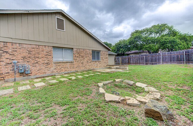 Building Photo - 7914 West Gate Blvd