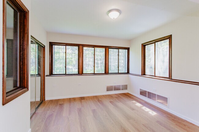 Building Photo - 5131 S Blackstone Ave