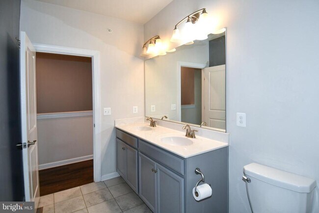 Building Photo - 20739 Heron Landing Dr
