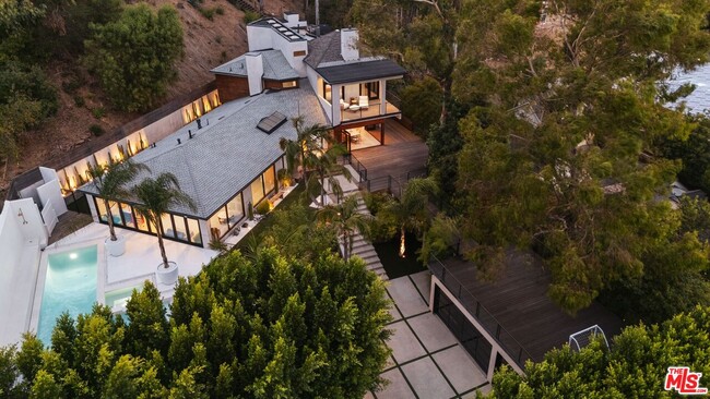 Building Photo - 3627 Woodhill Canyon Rd