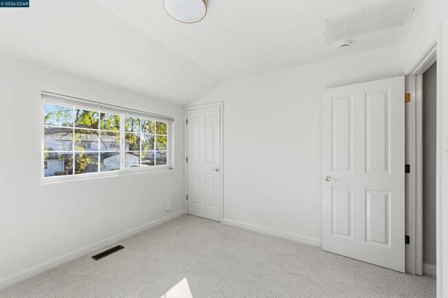 Building Photo - 2933 Madeira Way