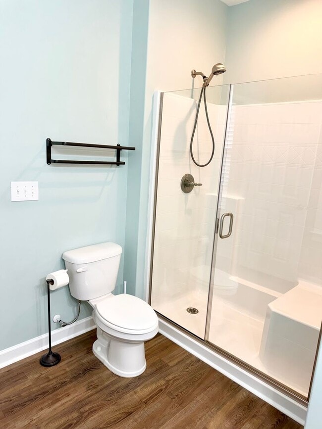 Building Photo - Upscale Townhome in Market Common! MOVE-IN READY!