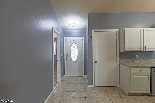 Building Photo - 3818 SW 7th Pl