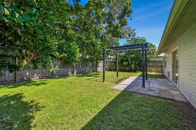Building Photo - 331 Feather Tree Dr