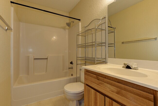 Building Photo - Great views from this 2X2 Montana Terrace ...