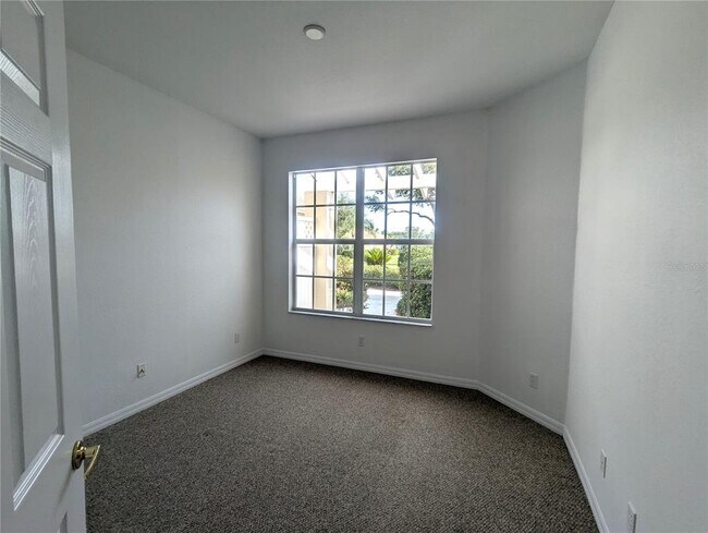 Building Photo - 2416 Magnolia Cir