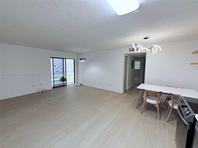 Building Photo - 9352 S Belfort Cir
