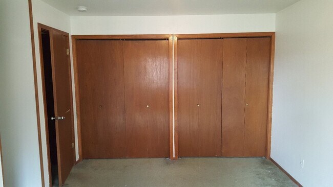 Building Photo - 2 bed 2 bath condo