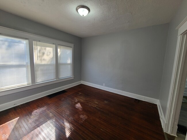 Building Photo - 4054 Byram Ave