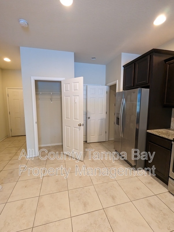 Building Photo - 4759 White Sanderling Ct