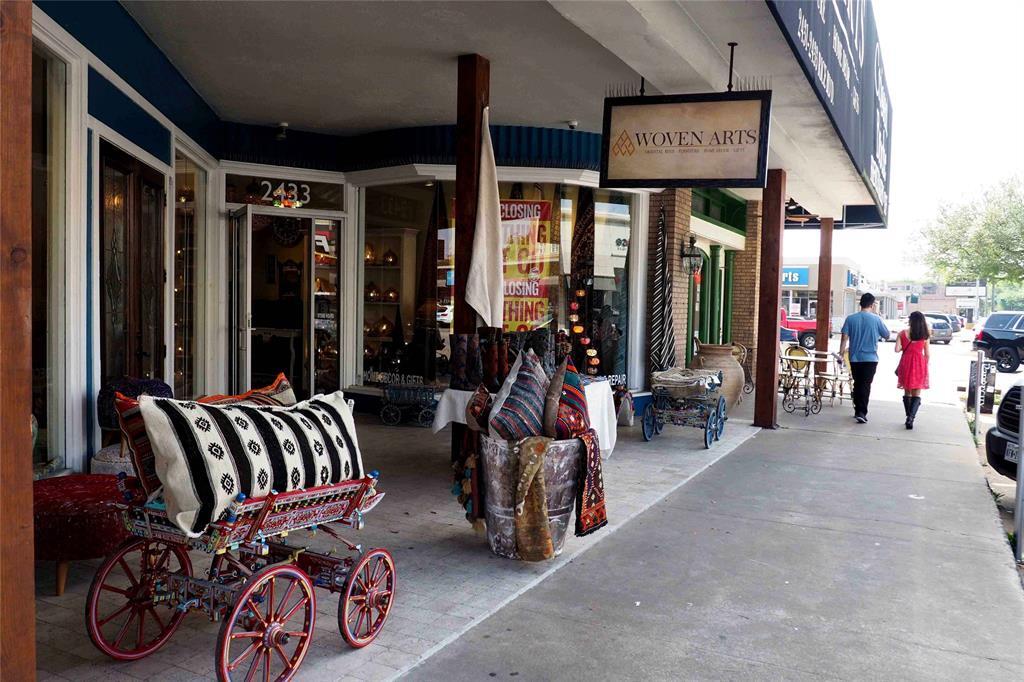 Rice Village Shops - 2400 N Braeswood Blvd