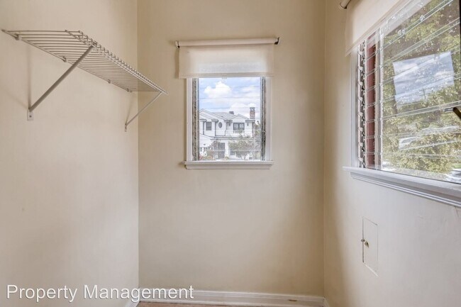 Building Photo - 438 N Vista St