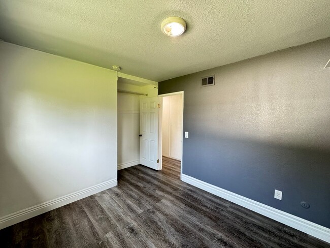 Building Photo - Beautiful 4Bd/2Ba Home w/Pool, Fully Fenced Large Backyard in Corona!