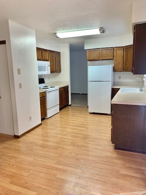 Building Photo - 3 Bed/2 Bath Ranch Style Home near Lake Lo...