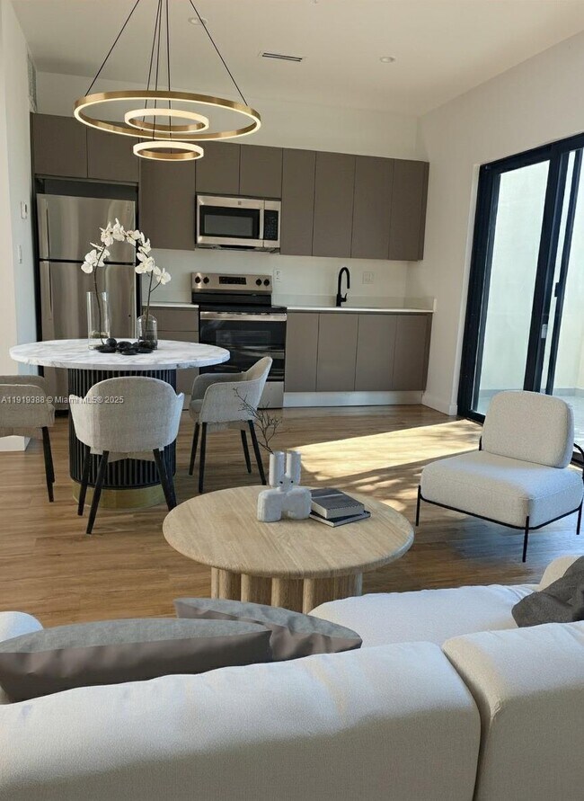 Building Photo - 85 NE 55th St