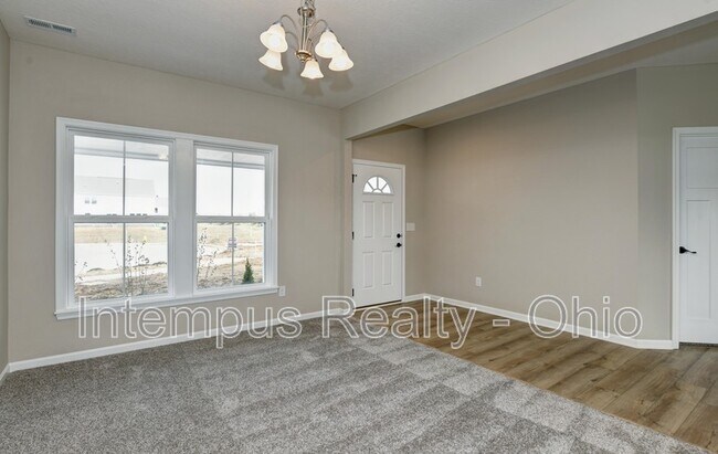 Building Photo - 1003 Beehive Grv