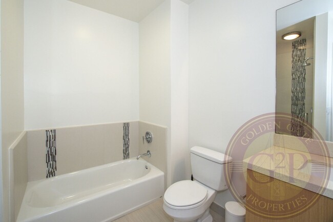 Building Photo - SoMa - 1 BR, 1 BA Condo 569 Sq. Ft. - 3D V...