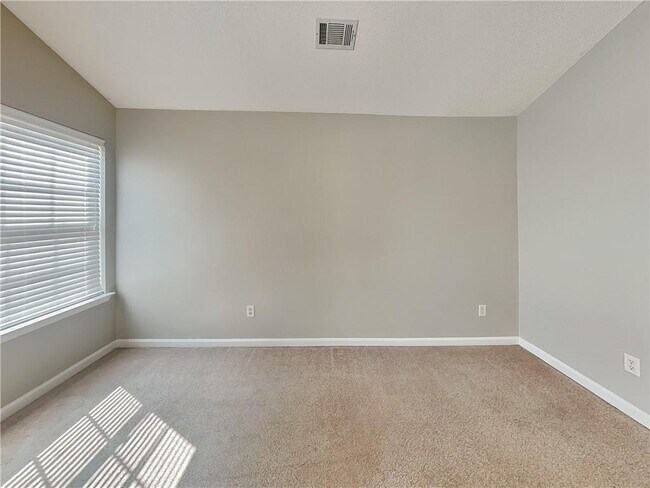 Building Photo - 2157 Capella Cir SW