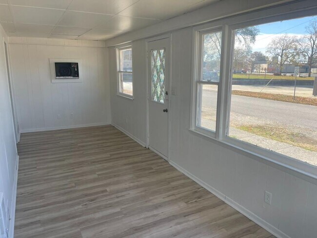 Building Photo - 1723 N 11th St