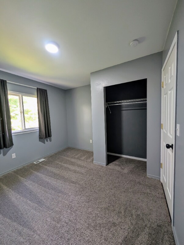 Building Photo - 200 Whispering Pine Pl