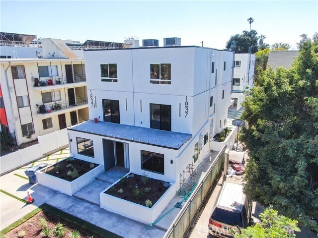 Building Photo - 1839 S Gramercy Pl