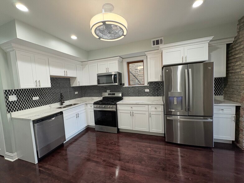 Building Photo - 2026 W McLean Ave