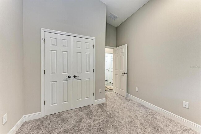 Building Photo - 12476 Oak Hill Way