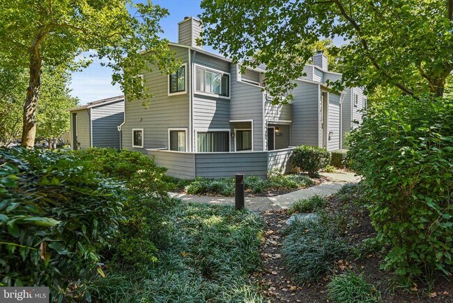 Building Photo - 11039 Villaridge Ct