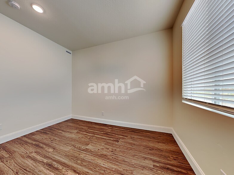 Building Photo - 3321 S 2580 W