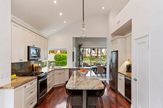 Building Photo - 55935 Pinehurst