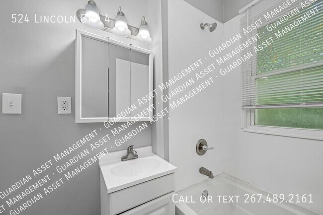 Building Photo - New renovation available to tour now!