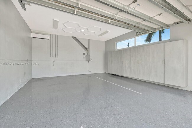 Building Photo - 4610 SW 178th Ave