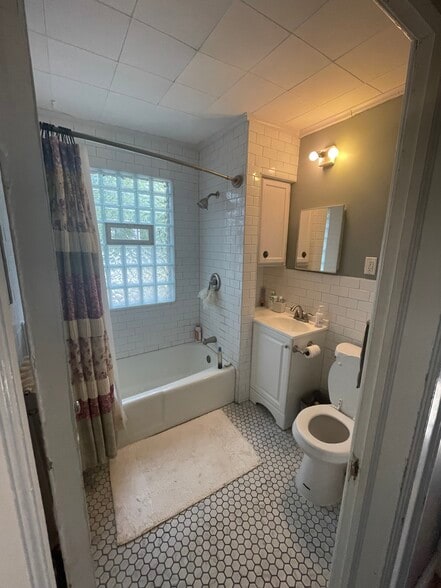 Newly Remodeled Bathroom - 3300 Dupont Ave S