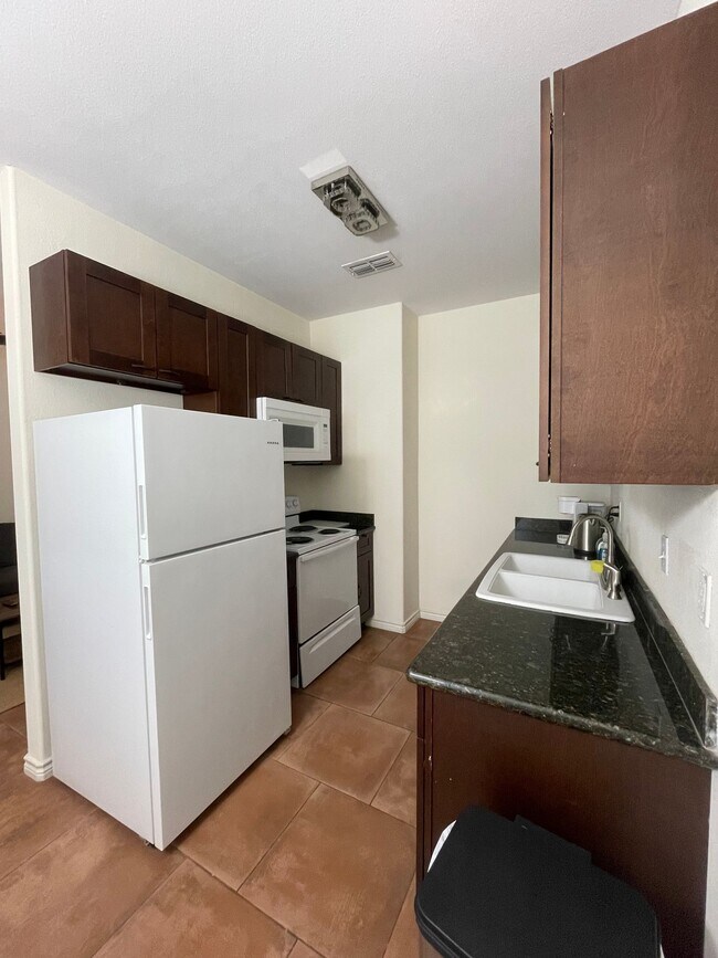 Building Photo - 1 bedroom /1 bathroom units available in a brand new complex!  Move in now!!