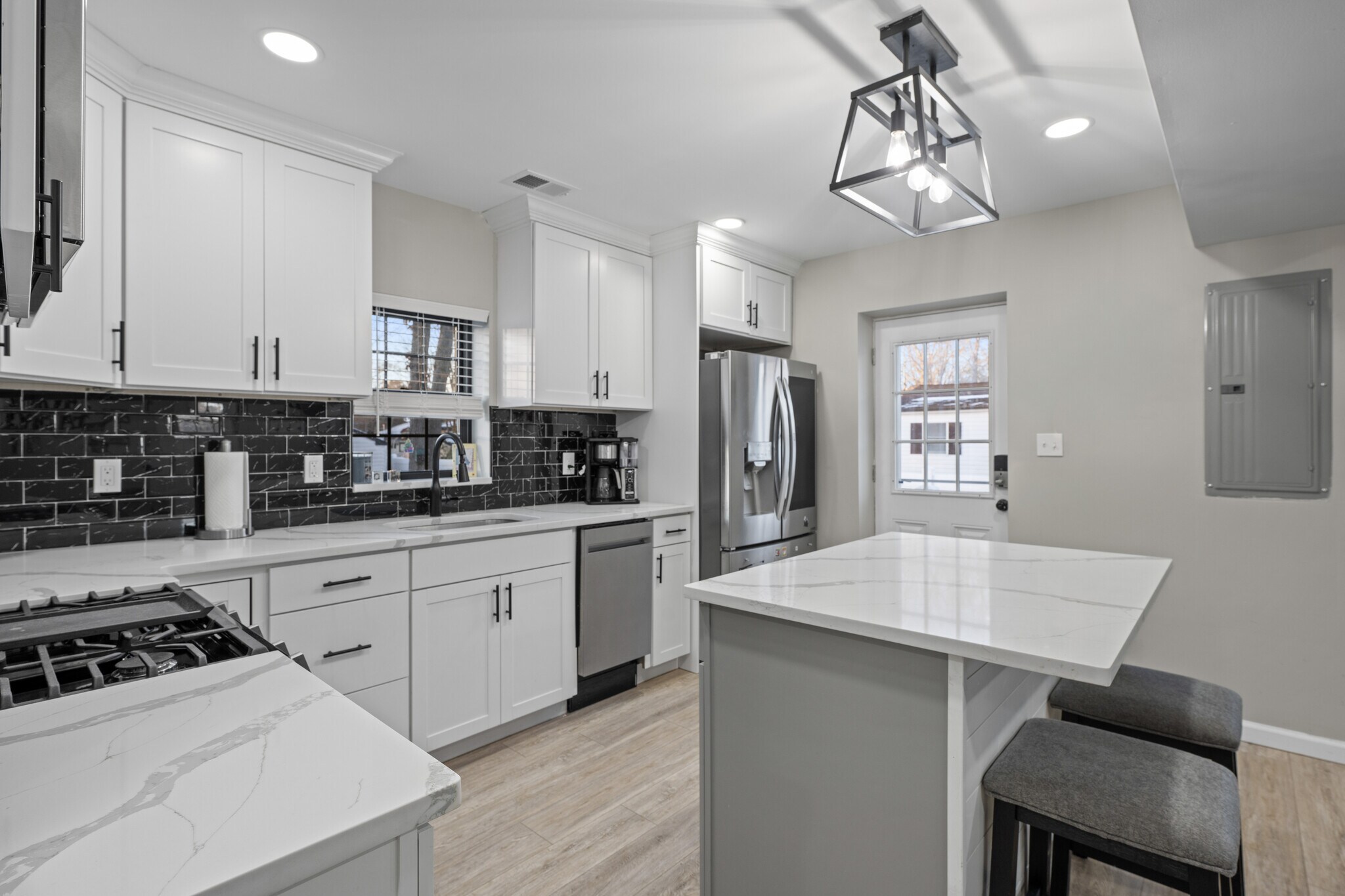 Building Photo - 207 Woodlawn Ave