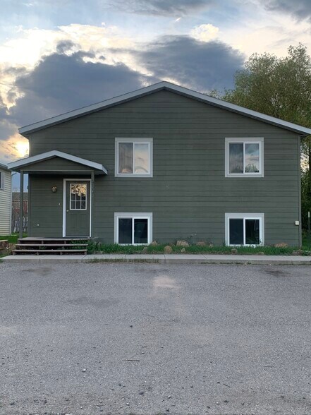 Primary Photo - 209 9th St