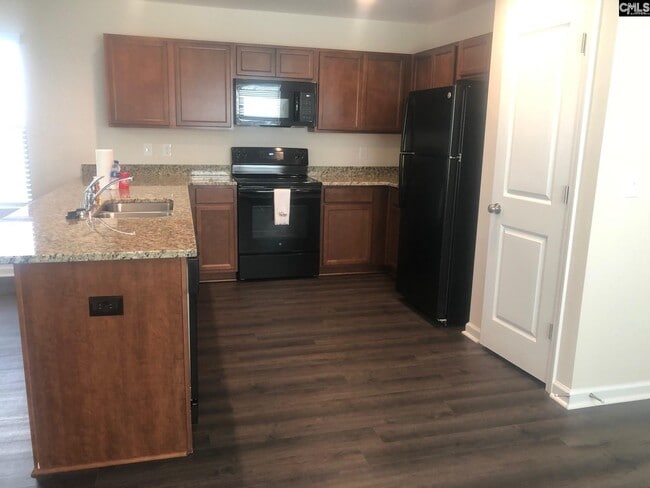 Building Photo - 1057 Roscoe Rd