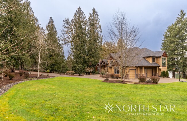 Building Photo - Gorgeous, Gated and Lake Front in Oregon City